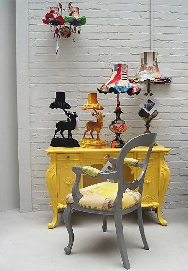 Muebles pintados de amarillo