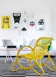 Pintar una silla de amarillo